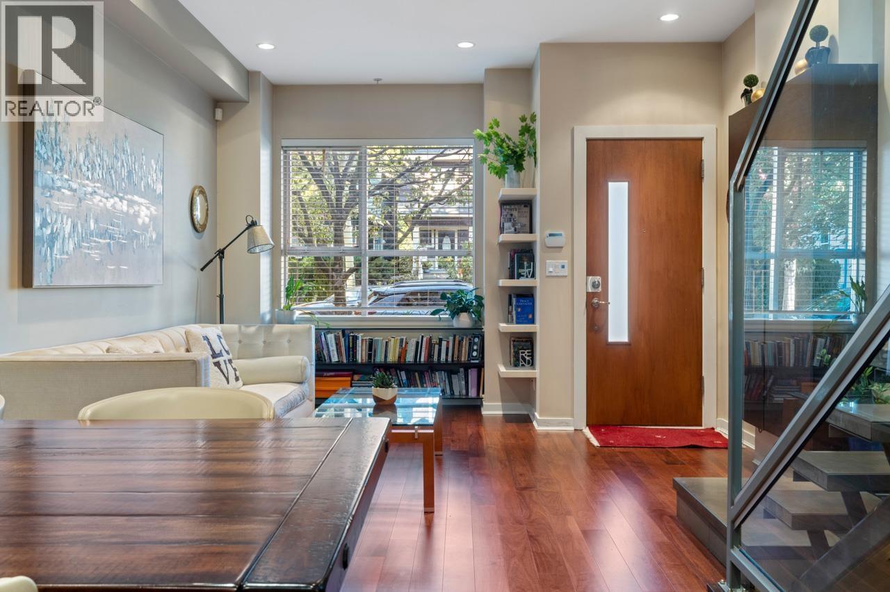 Listing Picture 15 of 31 : 2168 W 8TH AVENUE, Vancouver / 溫哥華 - 魯藝地產 Yvonne Lu Group - MLS Medallion Club Member