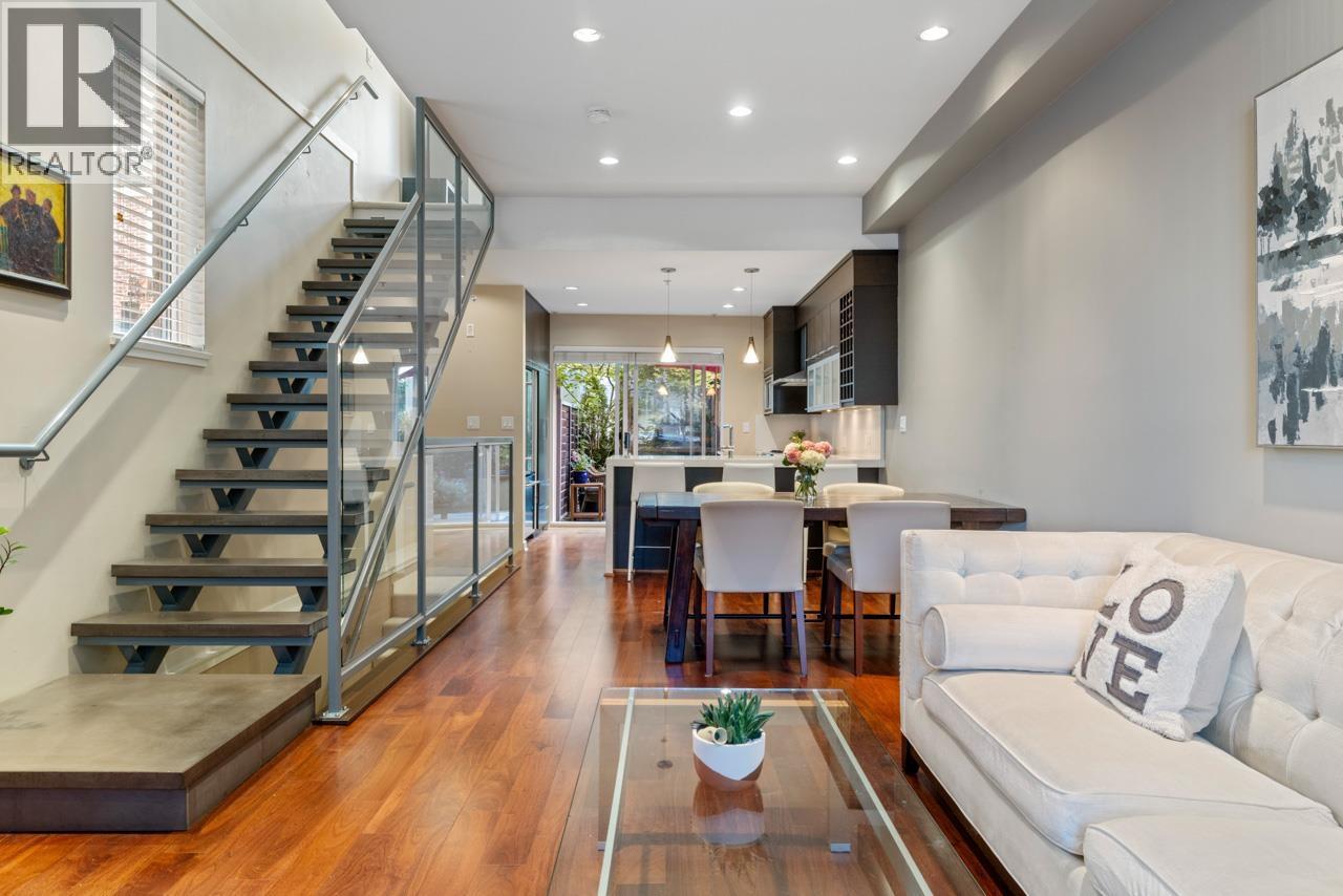 Listing Picture 3 of 31 : 2168 W 8TH AVENUE, Vancouver / 溫哥華 - 魯藝地產 Yvonne Lu Group - MLS Medallion Club Member