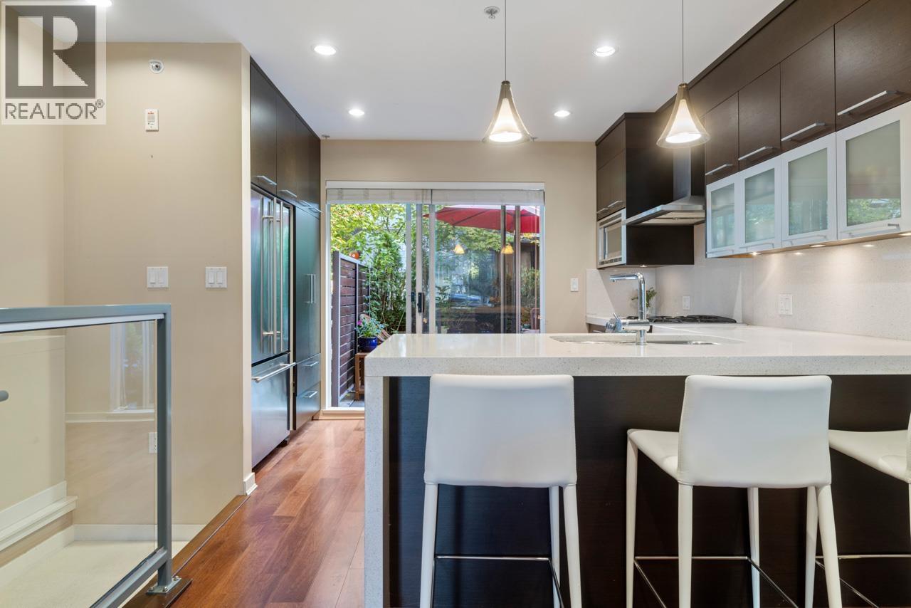 Listing Picture 7 of 31 : 2168 W 8TH AVENUE, Vancouver / 溫哥華 - 魯藝地產 Yvonne Lu Group - MLS Medallion Club Member