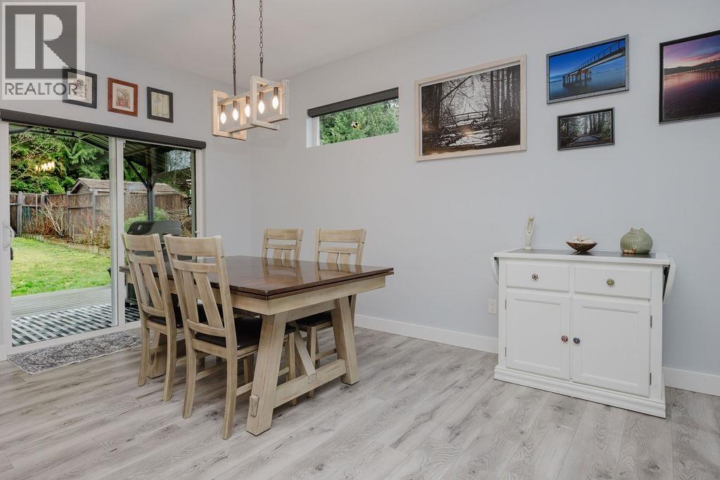 6214 Sitka Road, Sechelt, British Columbia  V7Z 0L3 - Photo 10 - R3080934