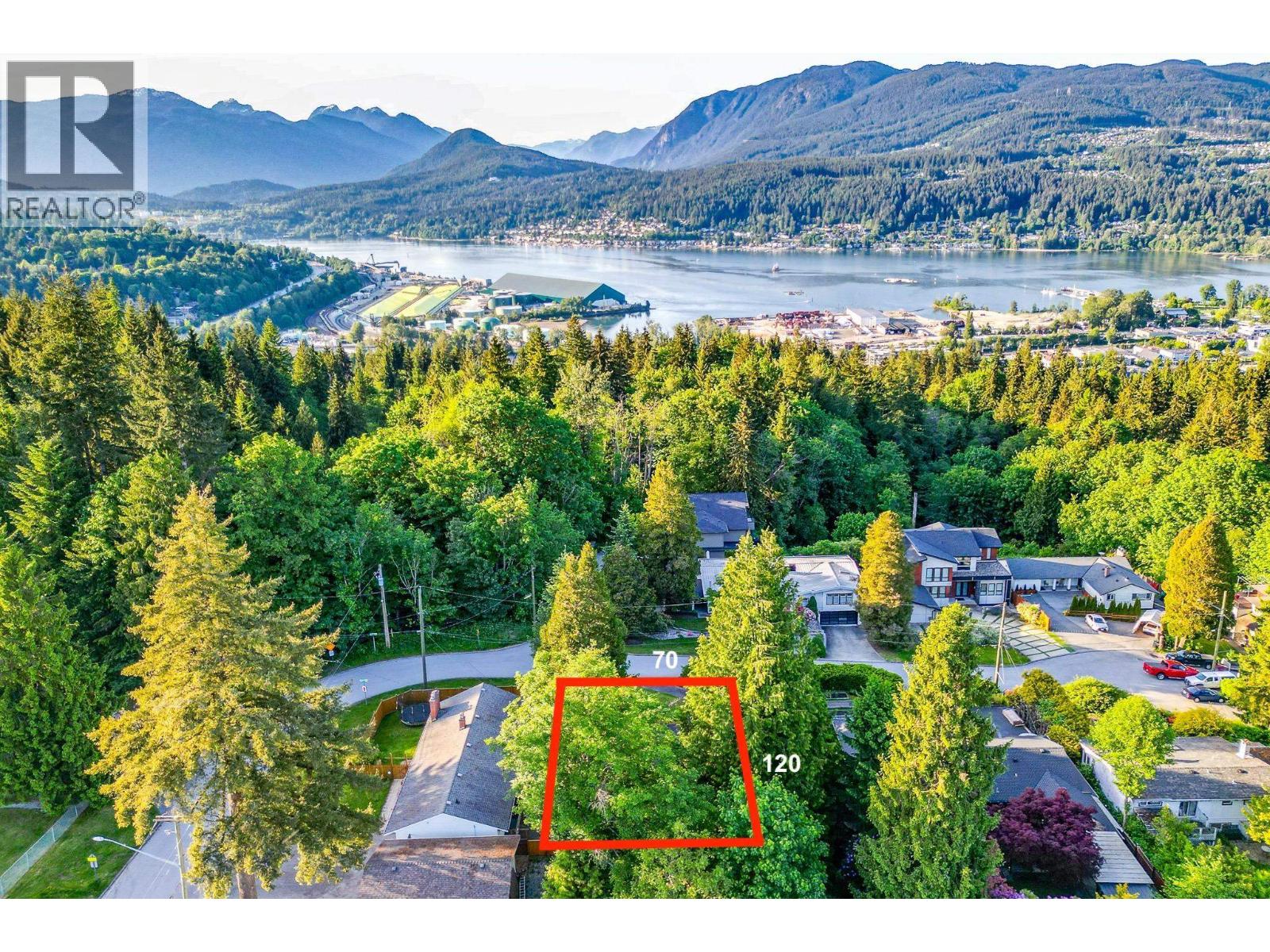 1124 Luxton Square, Coquitlam, British Columbia  V3J 5E1 - Photo 3 - R3080958