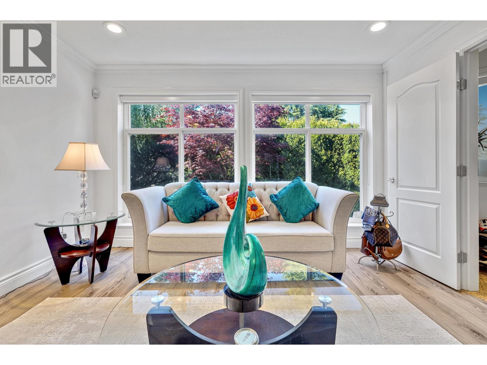 4218 W 10th Avenue, Vancouver, British Columbia  V6R 2H4 - Photo 2 - R3080967