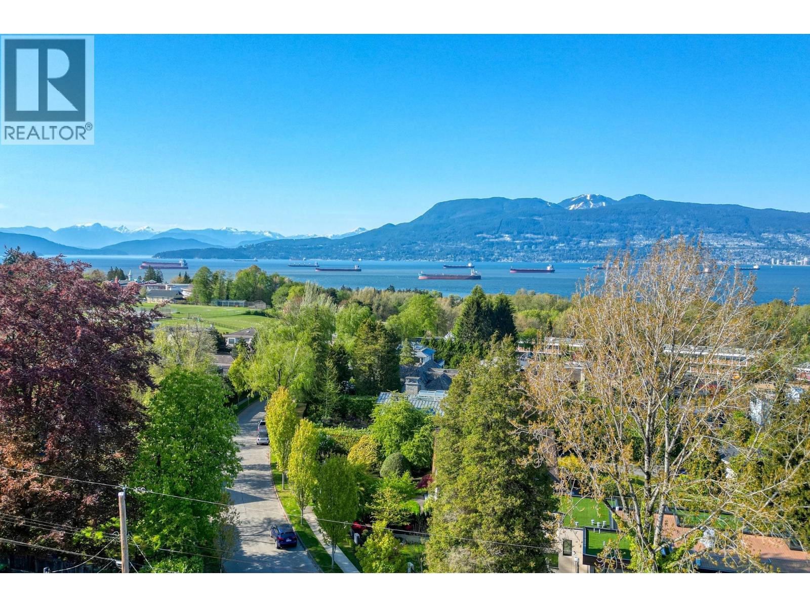 4218 W 10th Avenue, Vancouver, British Columbia  V6R 2H4 - Photo 3 - R3080967