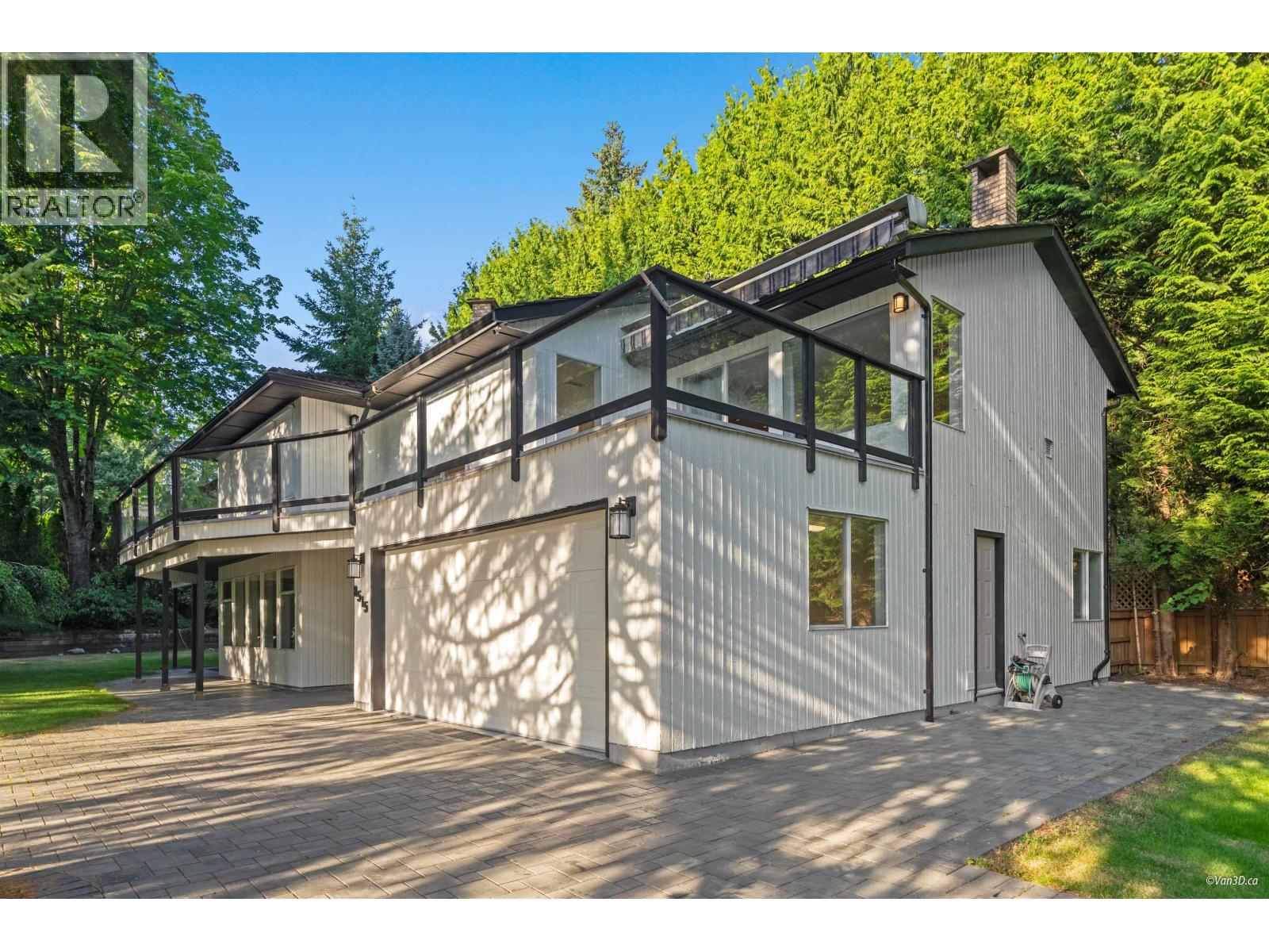 8515 Ansell Place, West Vancouver, British Columbia  V7W 2W3 - Photo 2 - R3080973