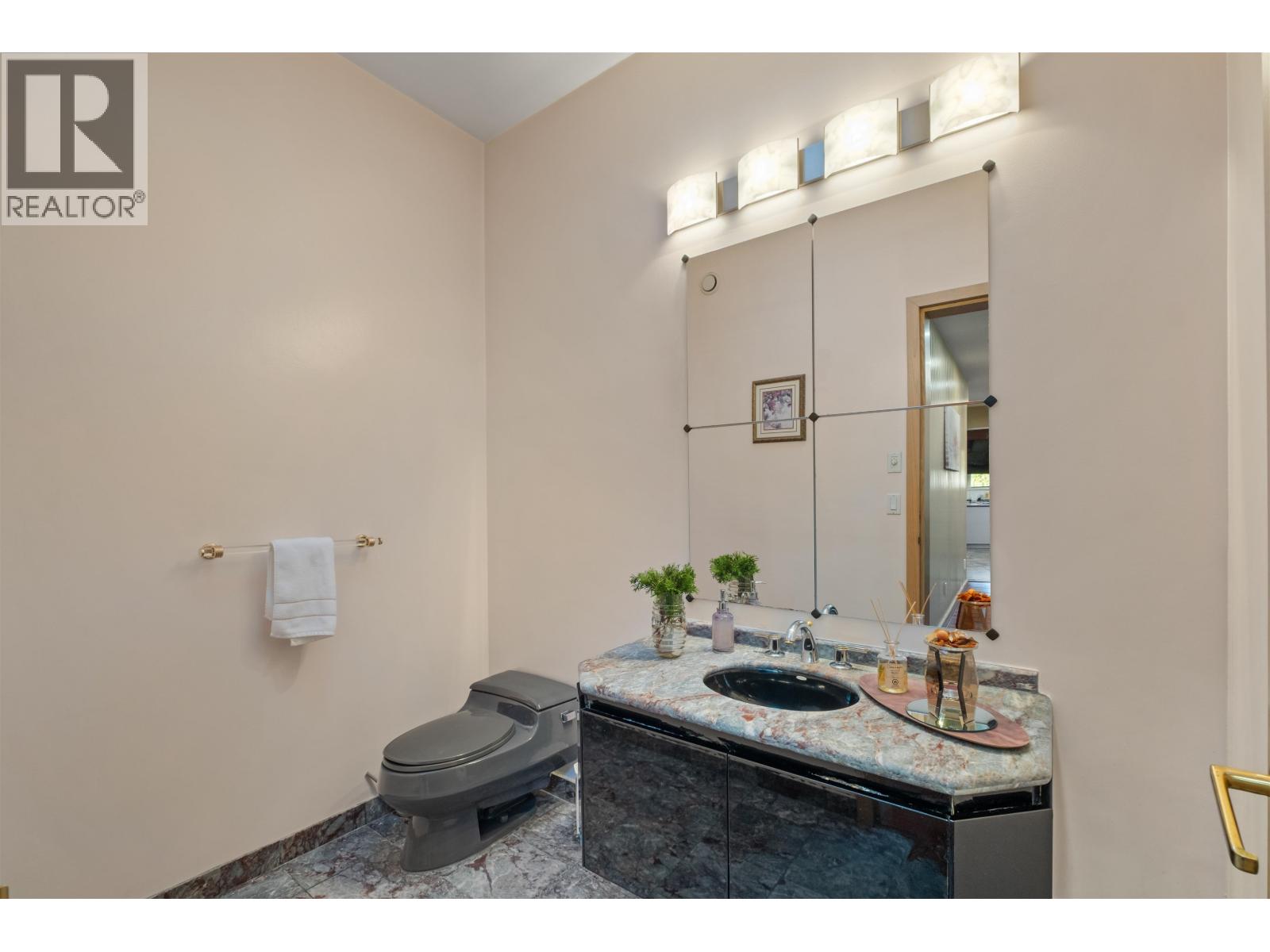 2490 Westhill Court, West Vancouver, British Columbia  V7S 3A5 - Photo 17 - R3080986