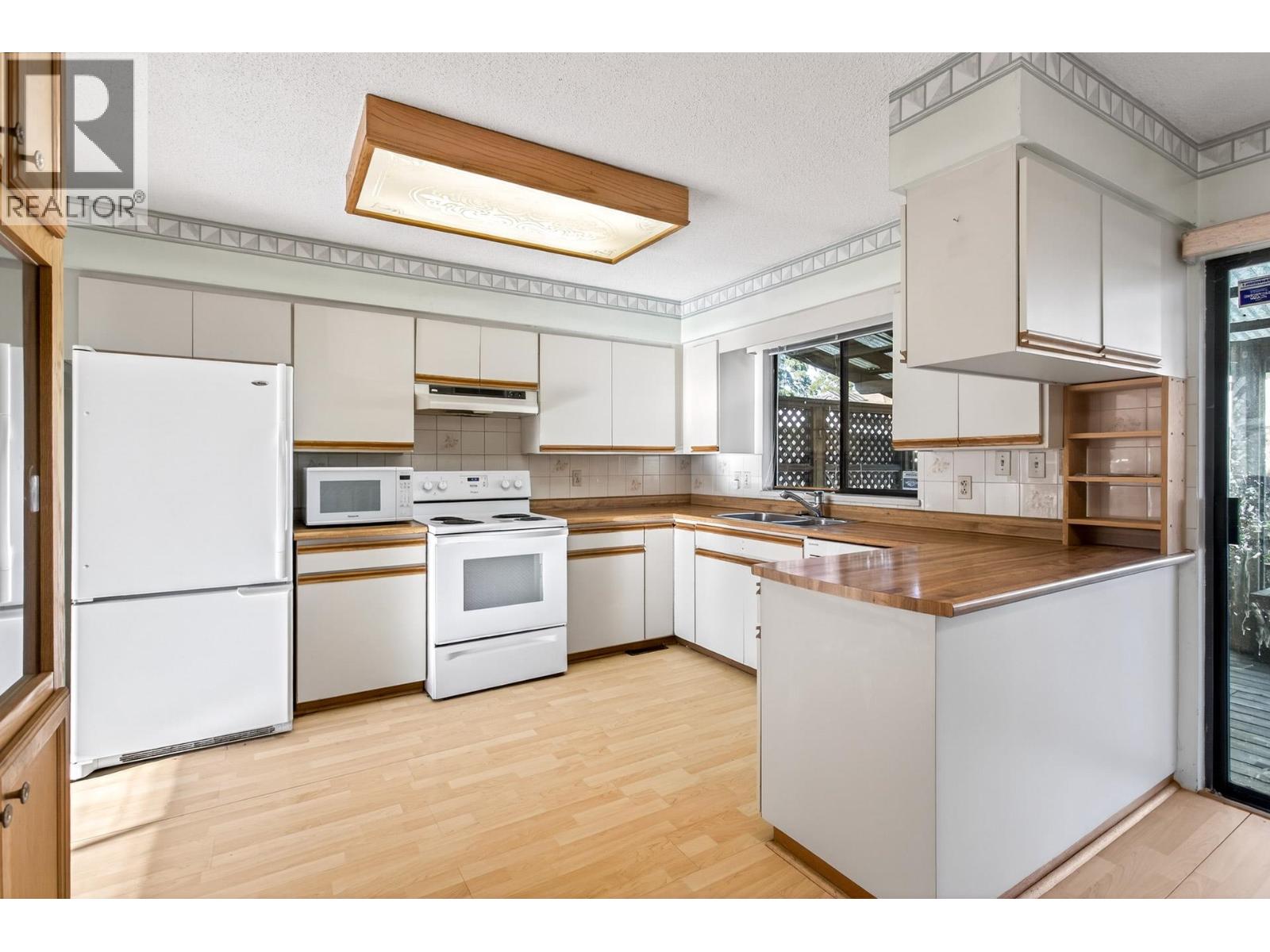 1347 Cornell Avenue, Coquitlam, British Columbia  V3J 2Z8 - Photo 9 - R3080989