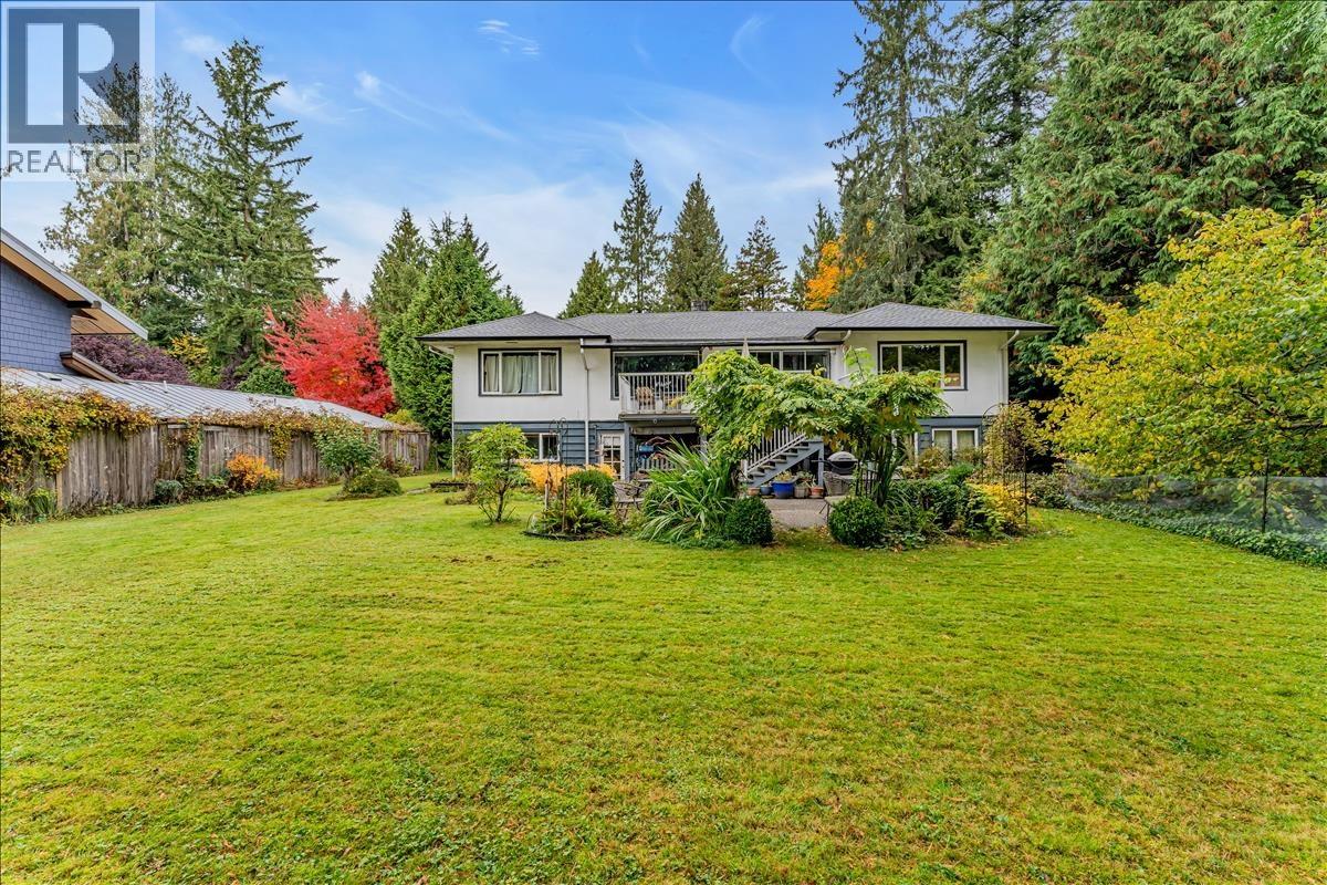 360 Keith Road, West Vancouver, British Columbia  V7T 1L7 - Photo 1 - R3081002