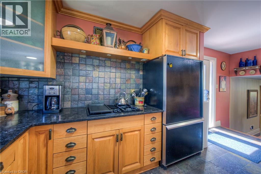 7 Squire Court, Waterloo, Ontario  N2J 4G8 - Photo 18 - 40798492