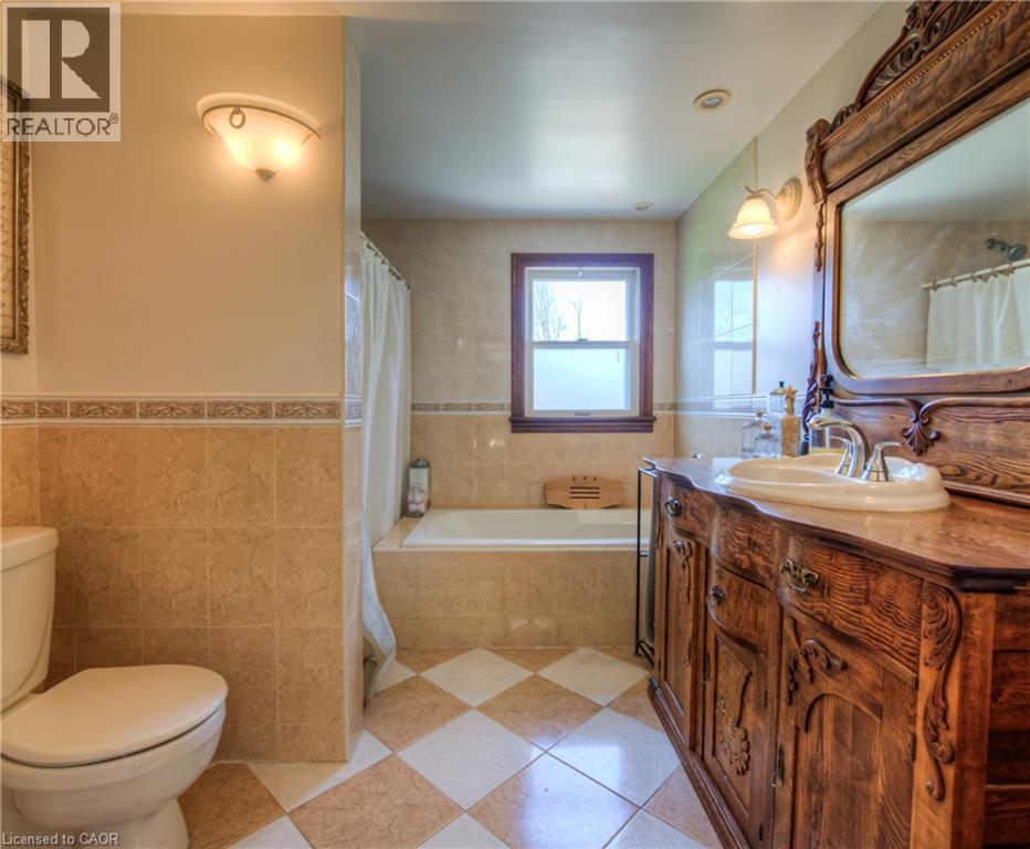 7 Squire Court, Waterloo, Ontario  N2J 4G8 - Photo 25 - 40798492