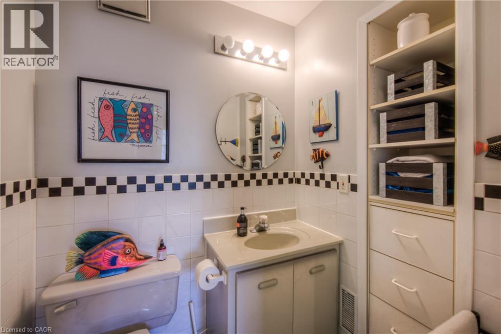 7 Squire Court, Waterloo, Ontario  N2J 4G8 - Photo 29 - 40798492