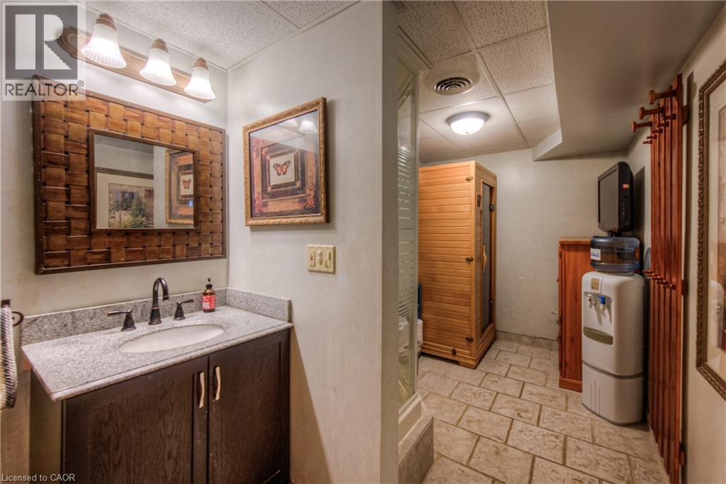 7 Squire Court, Waterloo, Ontario  N2J 4G8 - Photo 32 - 40798492