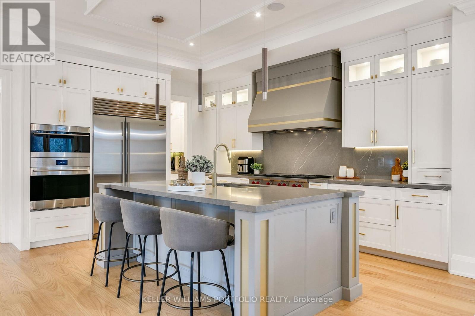 1 Oregon Trail, Toronto, Ontario  M9B 1P4 - Photo 11 - W12711442