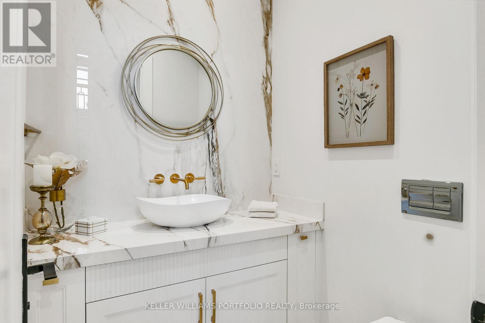 1 Oregon Trail, Toronto, Ontario  M9B 1P4 - Photo 17 - W12711442