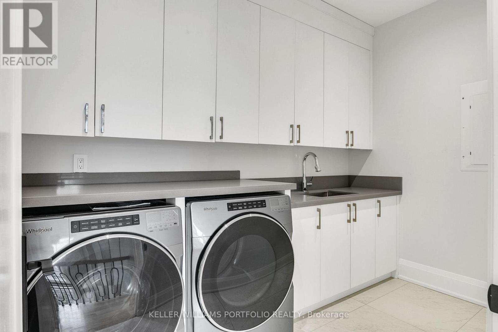 1 Oregon Trail, Toronto, Ontario  M9B 1P4 - Photo 32 - W12711442