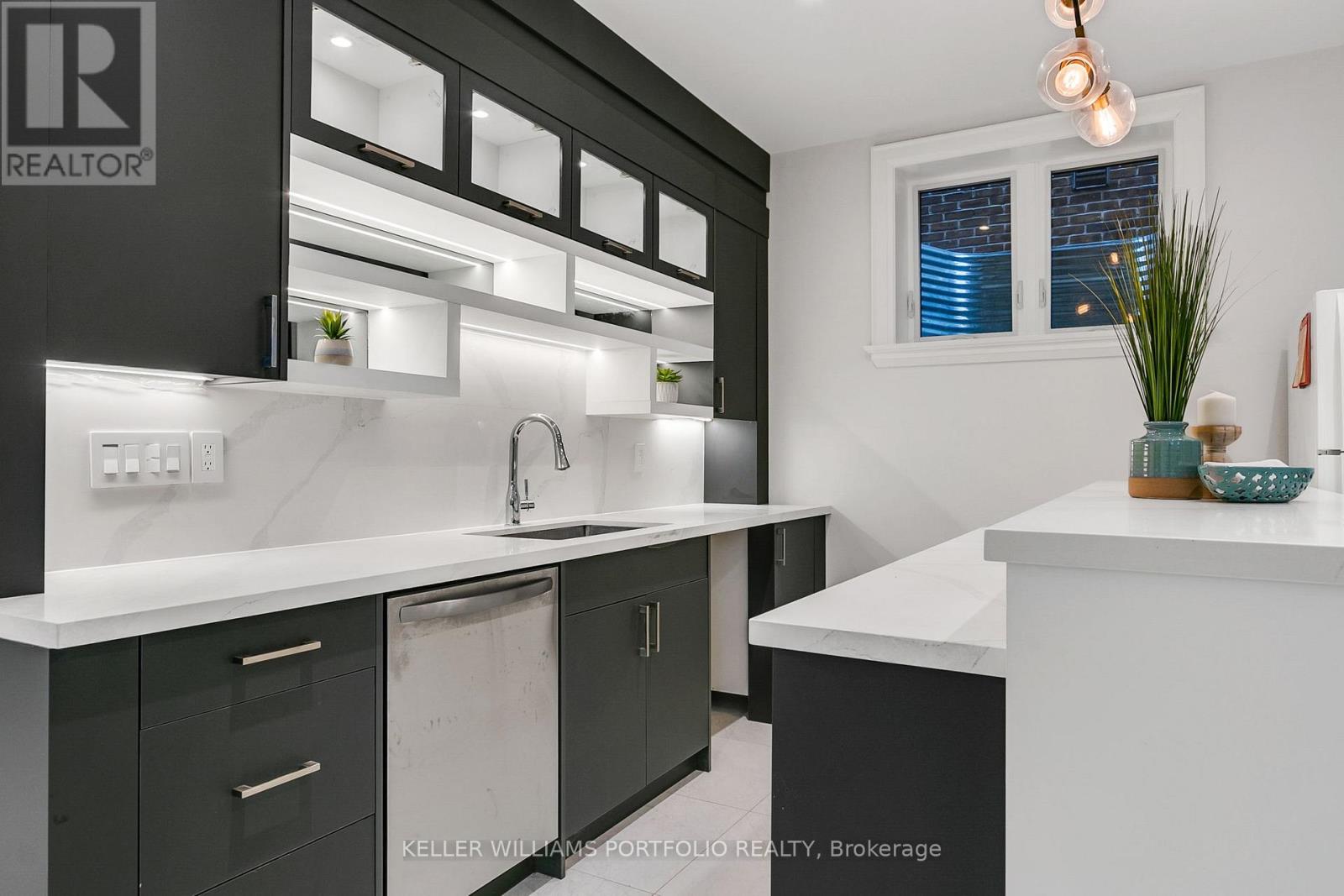 1 Oregon Trail, Toronto, Ontario  M9B 1P4 - Photo 36 - W12711442