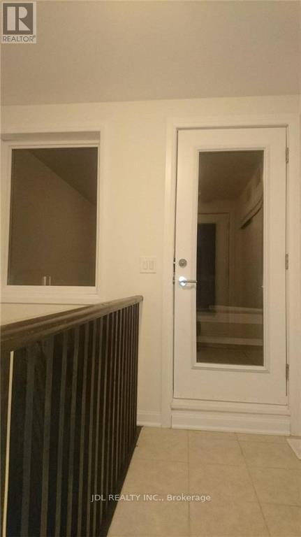 30 Sarah Jackson Crescent, Toronto, Ontario  M3K 0B6 - Photo 4 - W12711450