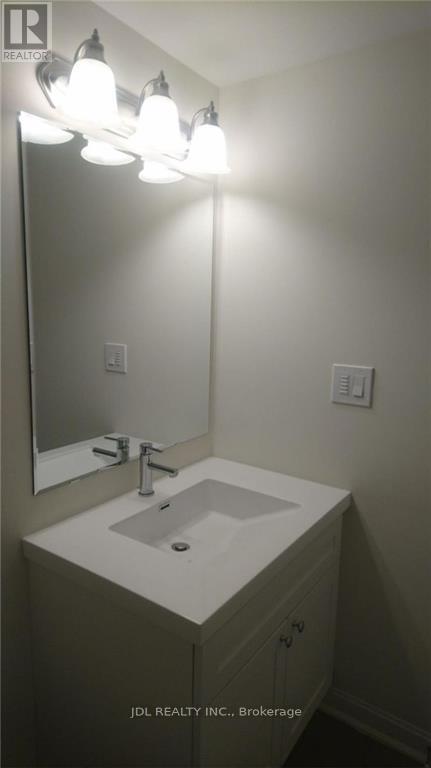 30 Sarah Jackson Crescent, Toronto, Ontario  M3K 0B6 - Photo 7 - W12711450