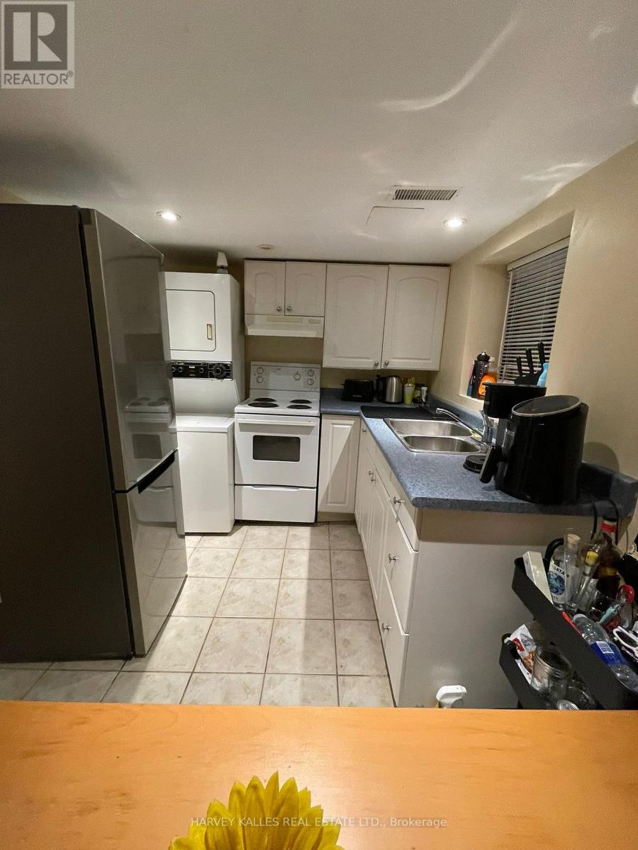 Lower - 32 Fuller Avenue, Toronto, Ontario  M6R 2C3 - Photo 4 - W12711466