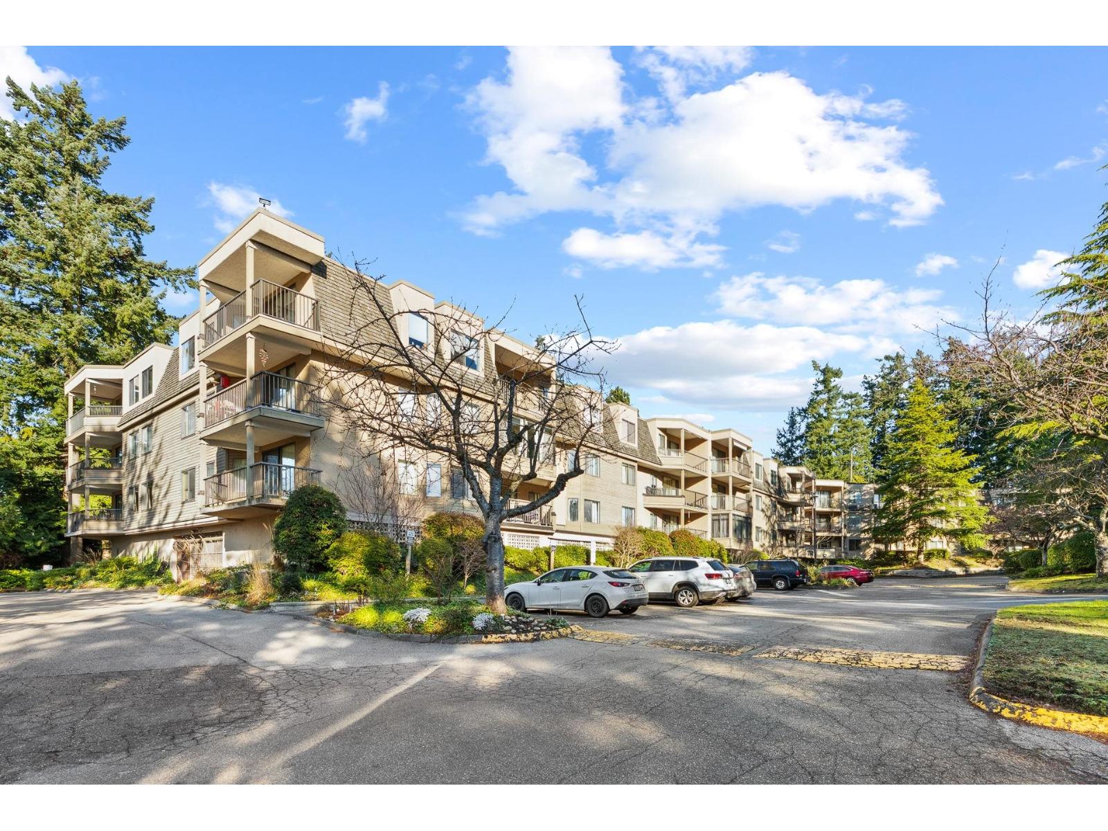 301 1760 SOUTHMERE CRESCENT, Surrey, British Columbia