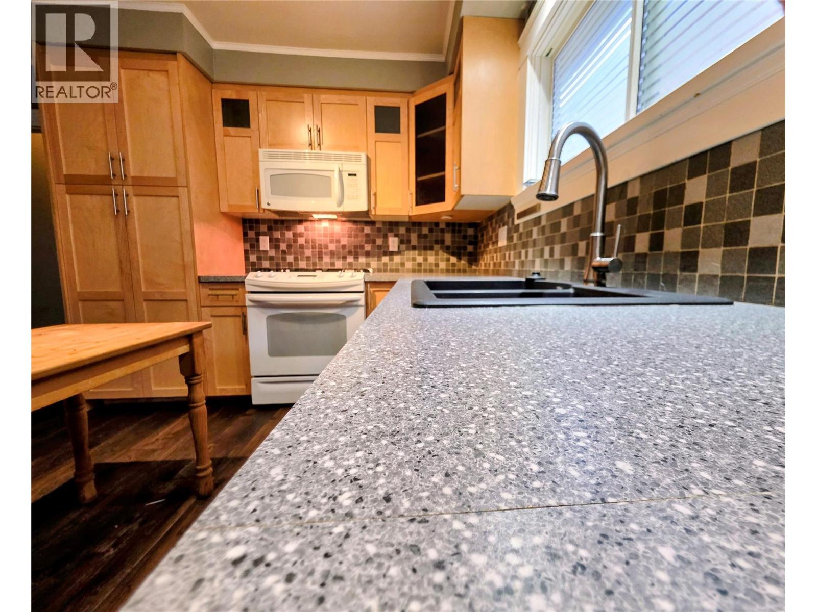 363 Rossland Avenue, Trail, British Columbia  V1R 3M9 - Photo 9 - 10373083