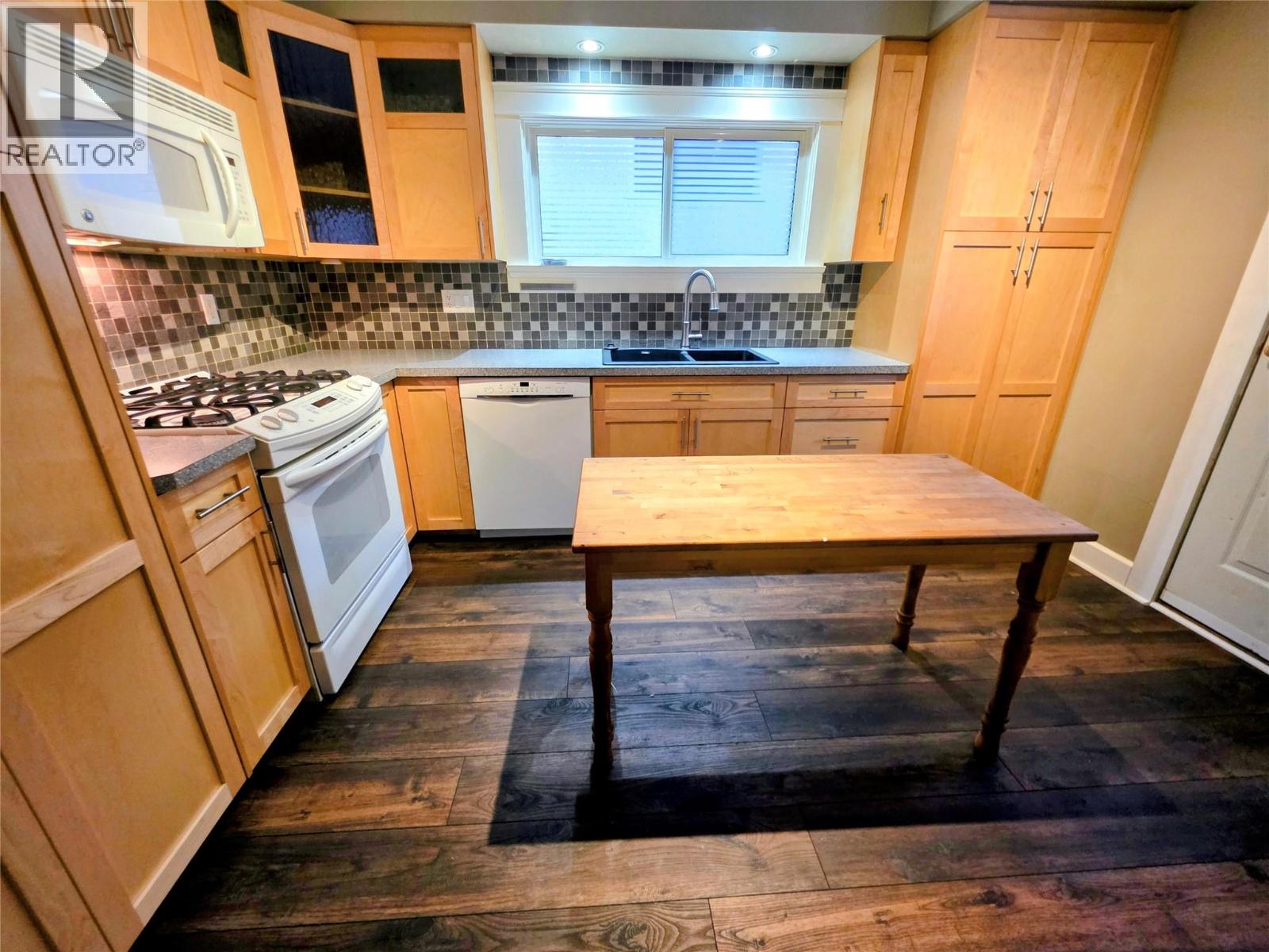 363 Rossland Avenue, Trail, British Columbia  V1R 3M9 - Photo 7 - 10373083