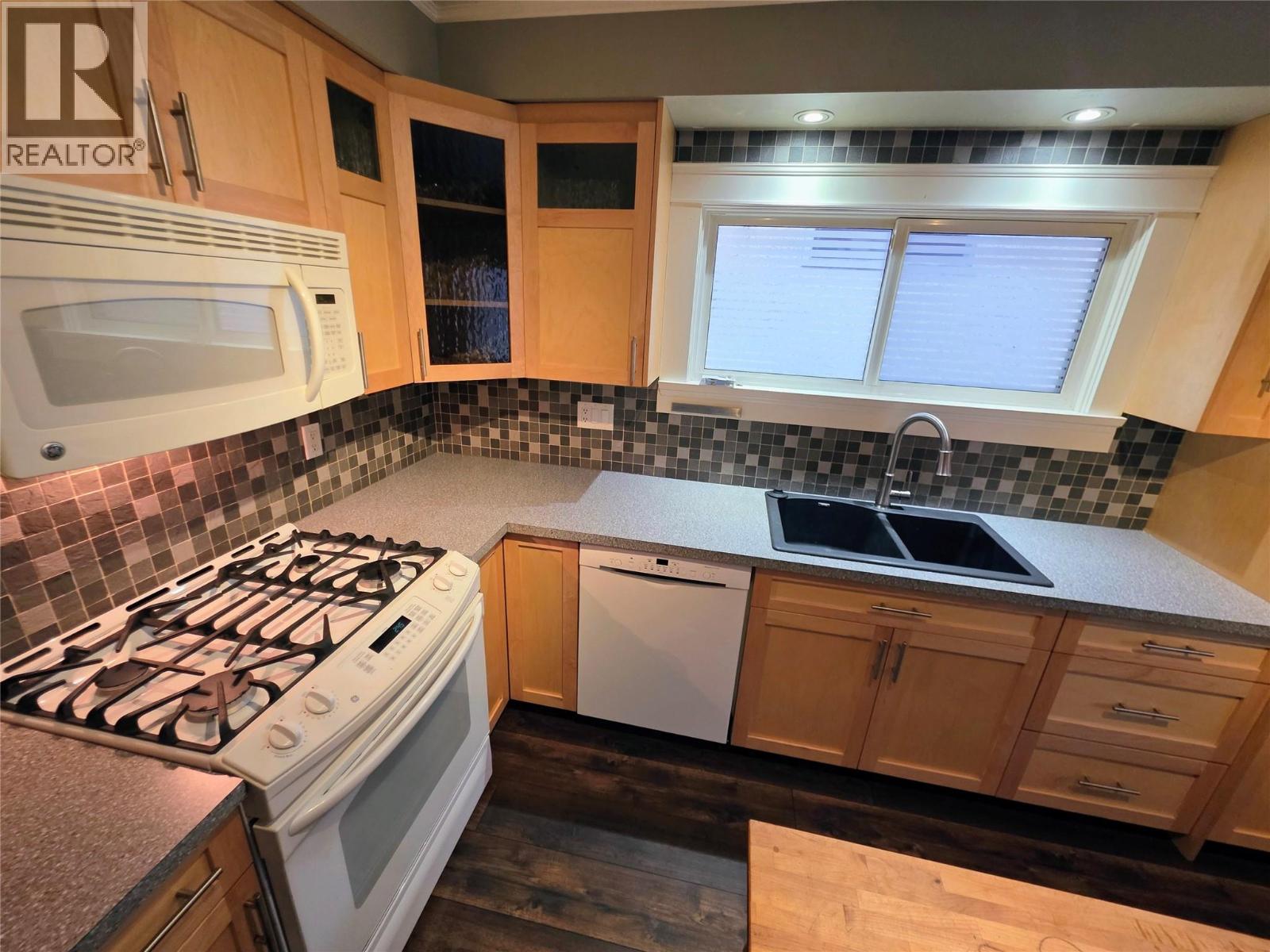 363 Rossland Avenue, Trail, British Columbia  V1R 3M9 - Photo 8 - 10373083