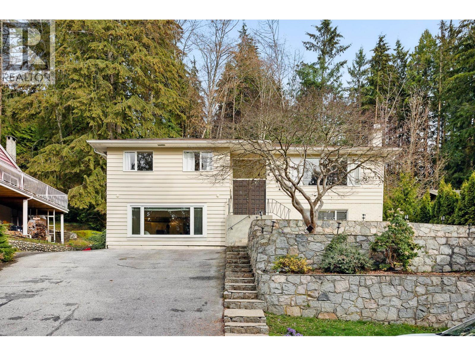 4938 Redonda Drive, North Vancouver, British Columbia  V7R 3J9 - Photo 37 - R3080927