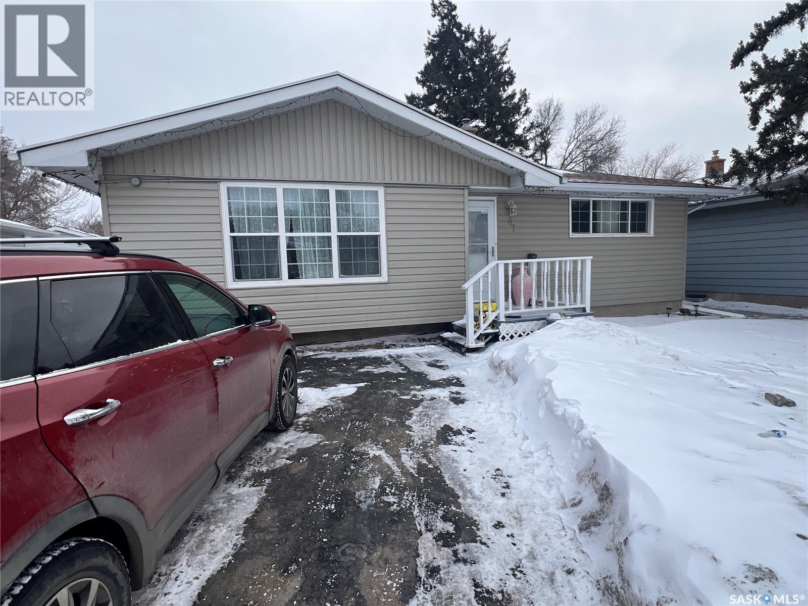 87 Merlin Crescent, Regina, Saskatchewan  S4R 3E3 - Photo 3 - SK027082