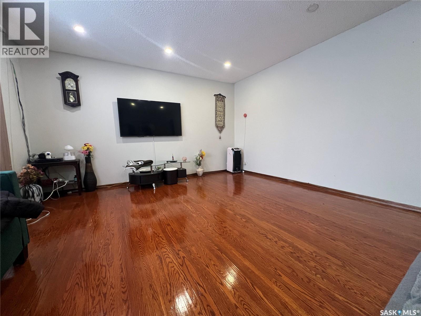 87 Merlin Crescent, Regina, Saskatchewan  S4R 3E3 - Photo 5 - SK027082