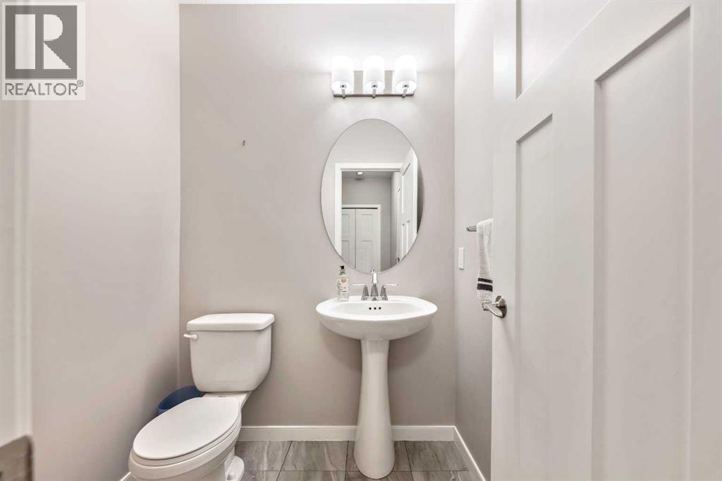 75 Fireside Crescent, Cochrane, Alberta  T4C 2L4 - Photo 17 - A2273452