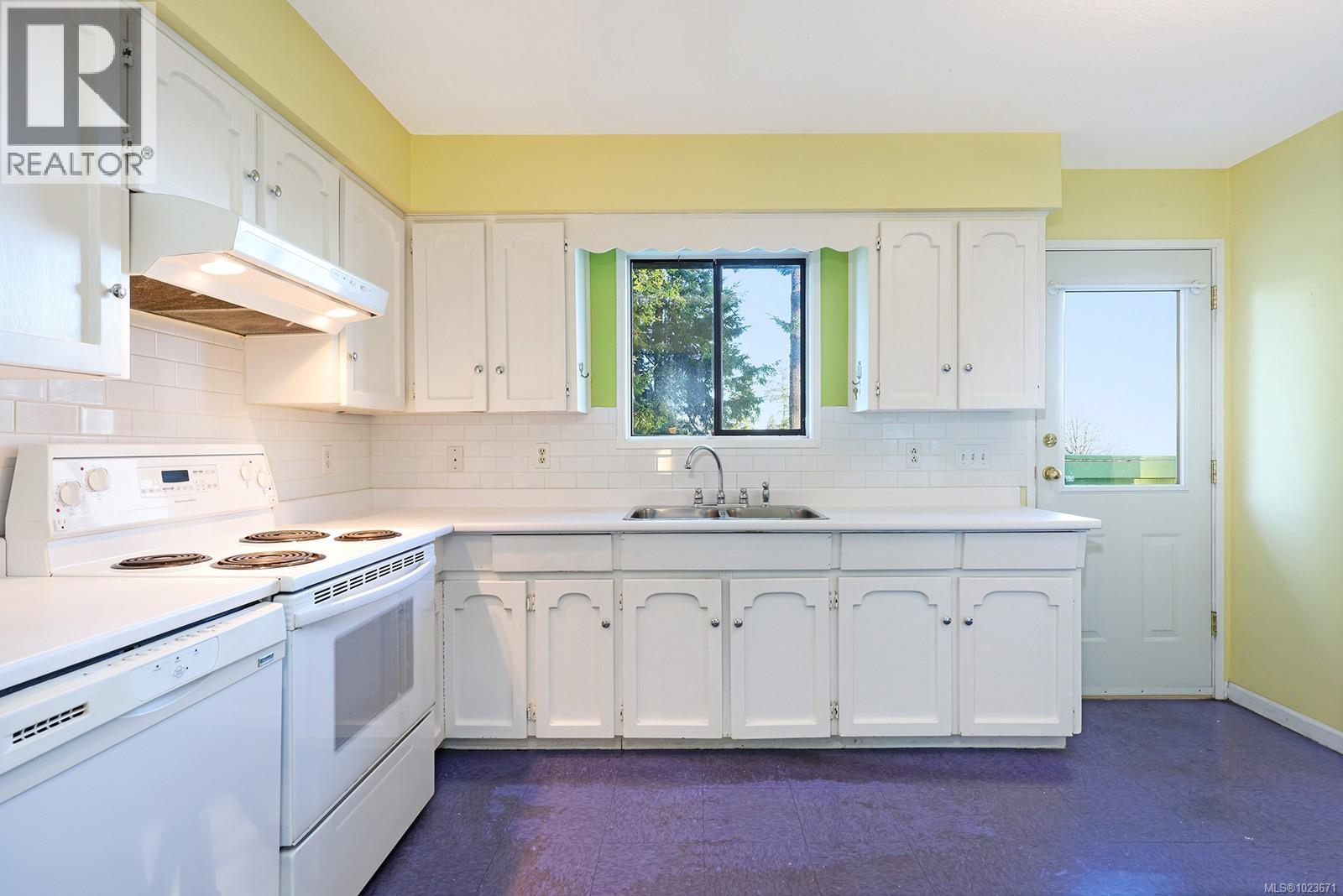 436 Pinecrest Rd, Campbell River, British Columbia  V9W 3P1 - Photo 11 - 1023671