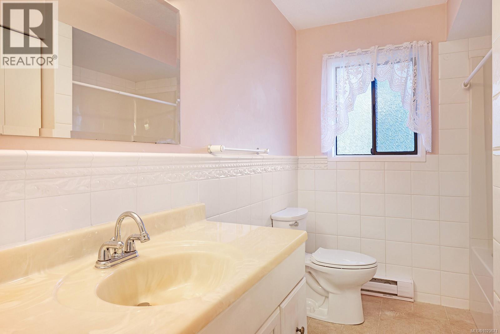 436 Pinecrest Rd, Campbell River, British Columbia  V9W 3P1 - Photo 15 - 1023671