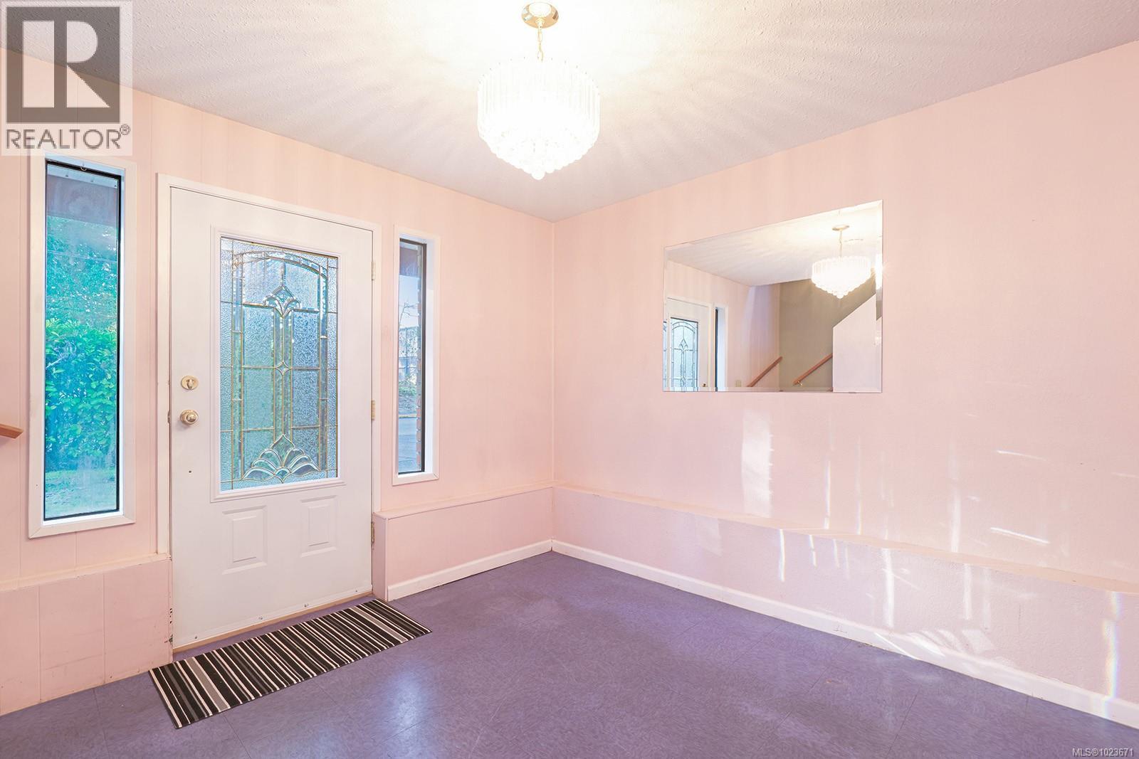 436 Pinecrest Rd, Campbell River, British Columbia  V9W 3P1 - Photo 2 - 1023671