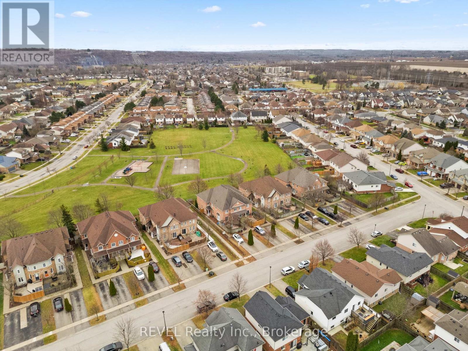 8a Brown Drive, St. Catharines (Rykert/vansickle), Ontario  L2S 3Z4 - Photo 35 - X12711480