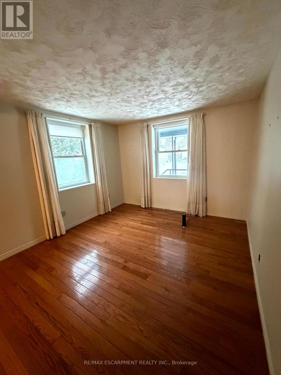 92 Gary Avenue, Hamilton, Ontario  L8S 1Y5 - Photo 12 - X12710528