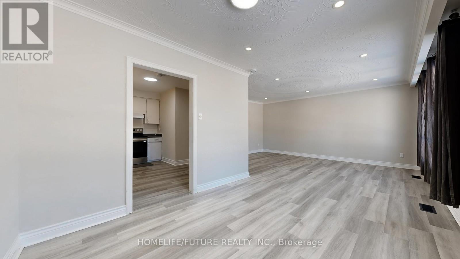 47 Woodthorpe Road, Toronto, Ontario  M4A 1S6 - Photo 10 - C12711560