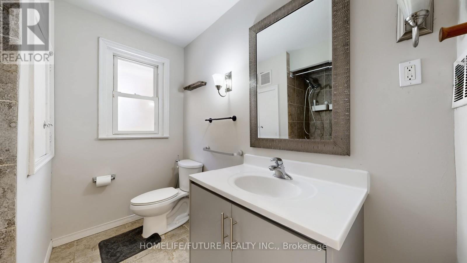 47 Woodthorpe Road, Toronto, Ontario  M4A 1S6 - Photo 14 - C12711560