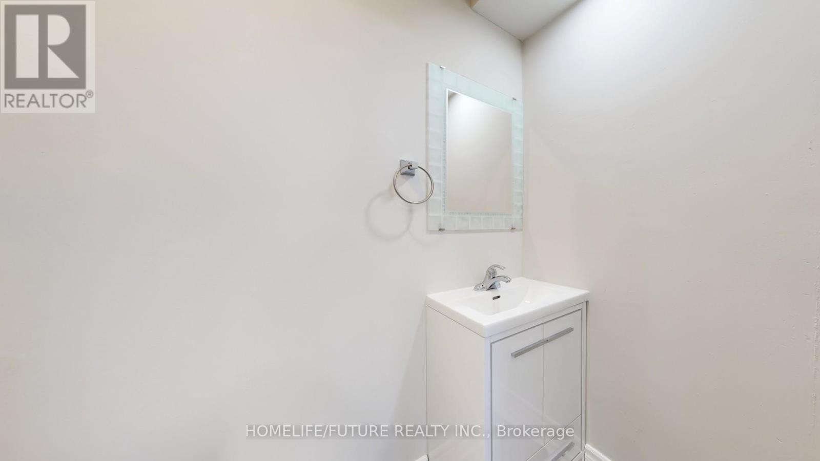 47 Woodthorpe Road, Toronto, Ontario  M4A 1S6 - Photo 24 - C12711560