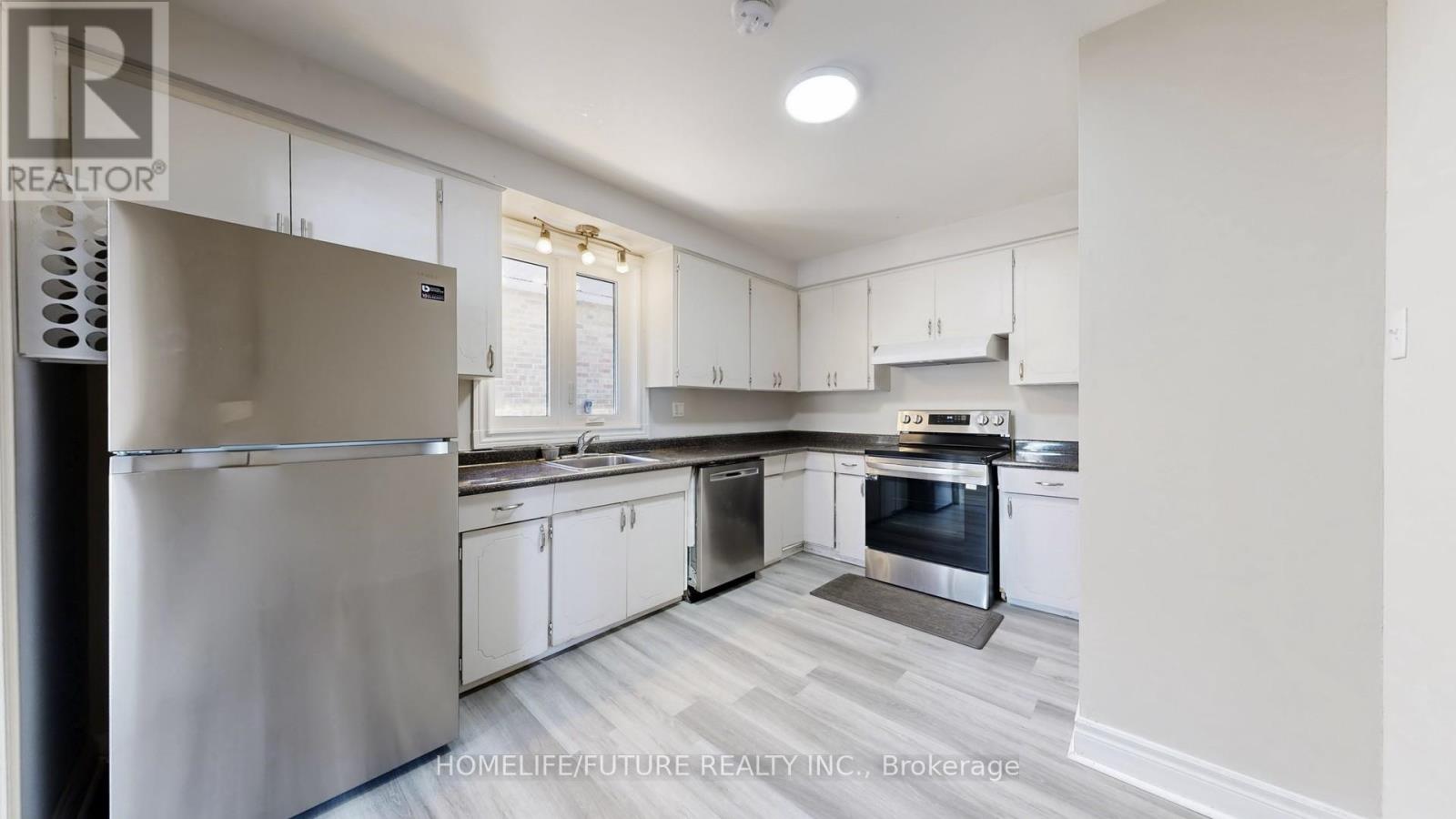 47 Woodthorpe Road, Toronto, Ontario  M4A 1S6 - Photo 3 - C12711560