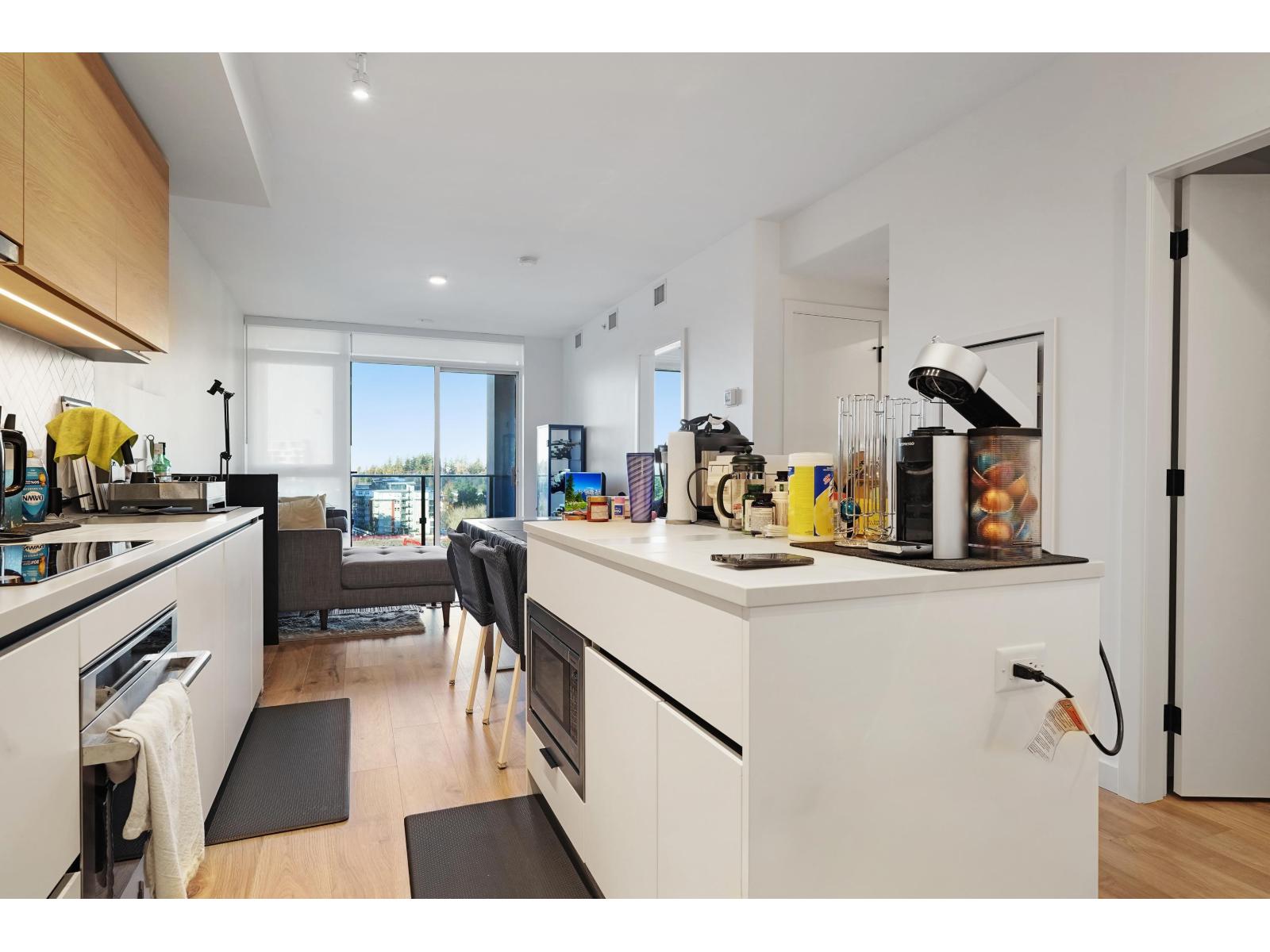 1212 13428 105 Avenue, Surrey, British Columbia  V3T 0S6 - Photo 1 - R3080740