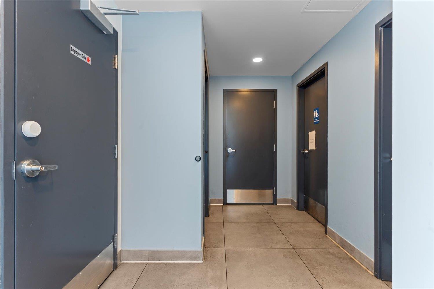 32260 South Fraser Way, Abbotsford, British Columbia  V2T 1W9 - Photo 11 - C8075295