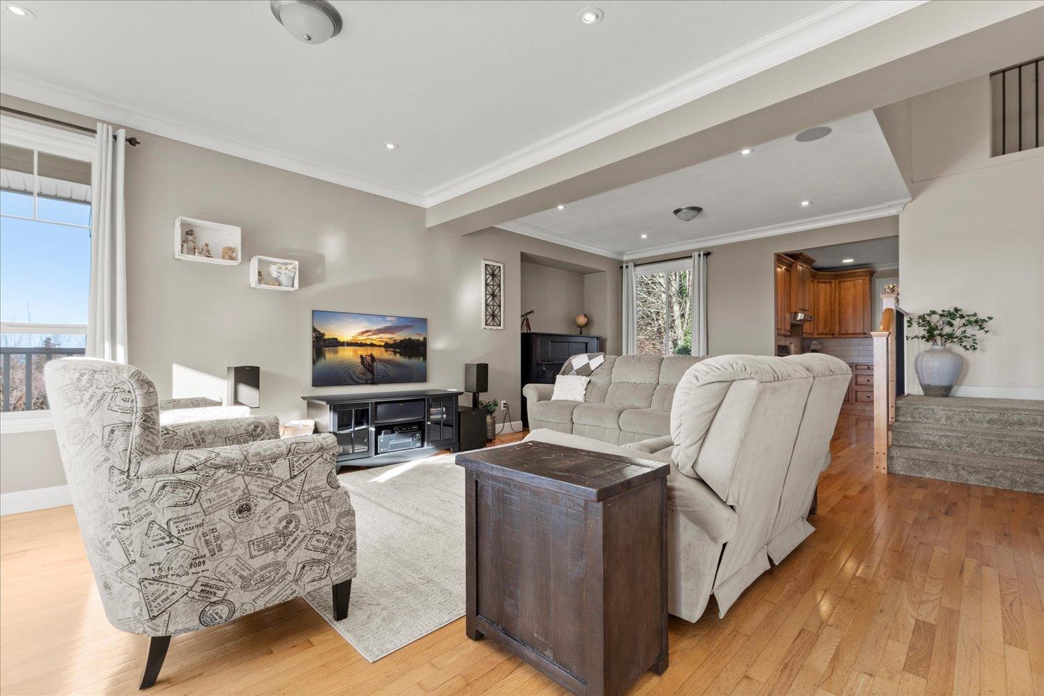 35379 Kinloch Place, Abbotsford, British Columbia  V3G 3A8 - Photo 4 - R3080661