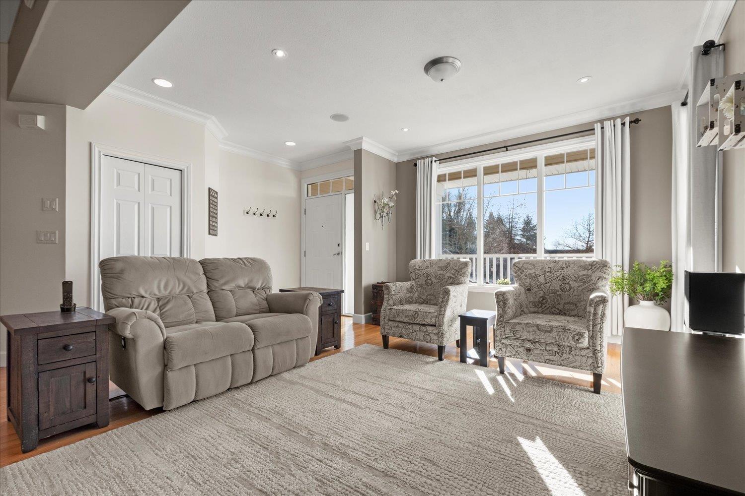 35379 Kinloch Place, Abbotsford, British Columbia  V3G 3A8 - Photo 5 - R3080661