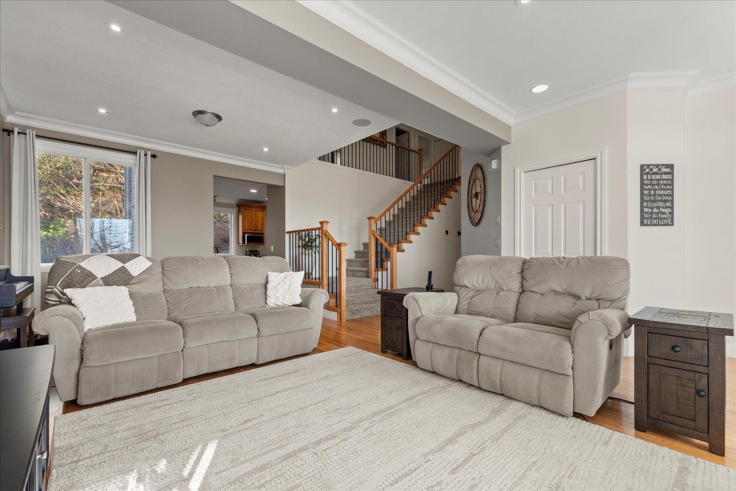 35379 Kinloch Place, Abbotsford, British Columbia  V3G 3A8 - Photo 6 - R3080661