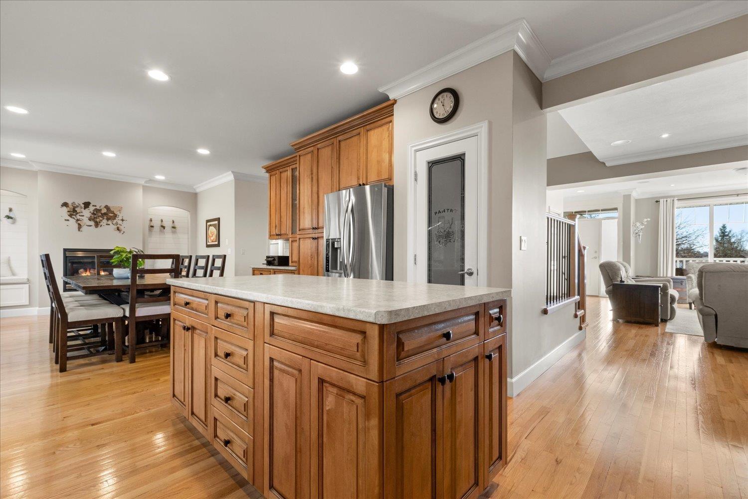 35379 Kinloch Place, Abbotsford, British Columbia  V3G 3A8 - Photo 8 - R3080661