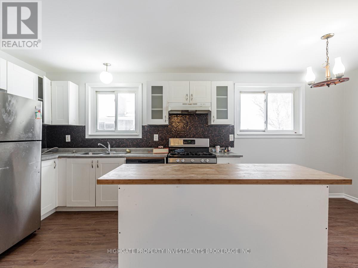 Main - 1348 Tatra Drive, Pickering, Ontario  L1W 1K6 - Photo 5 - E12711506