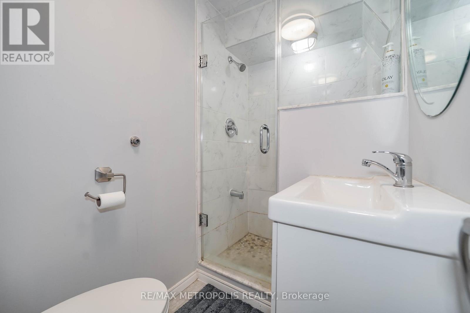 1319 Luna Court, Pickering, Ontario  L1W 3C3 - Photo 15 - E12711510