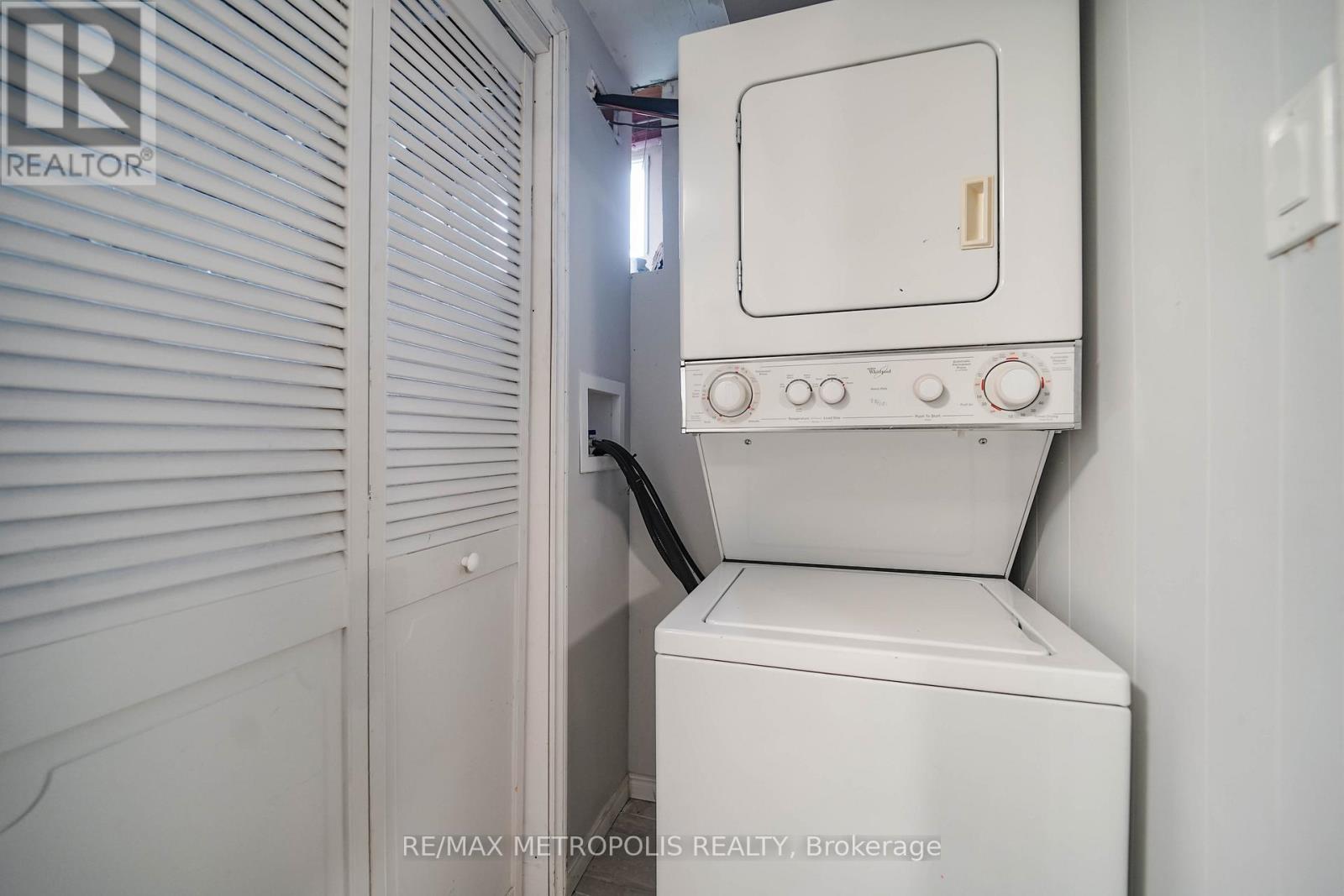 1319 Luna Court, Pickering, Ontario  L1W 3C3 - Photo 16 - E12711510