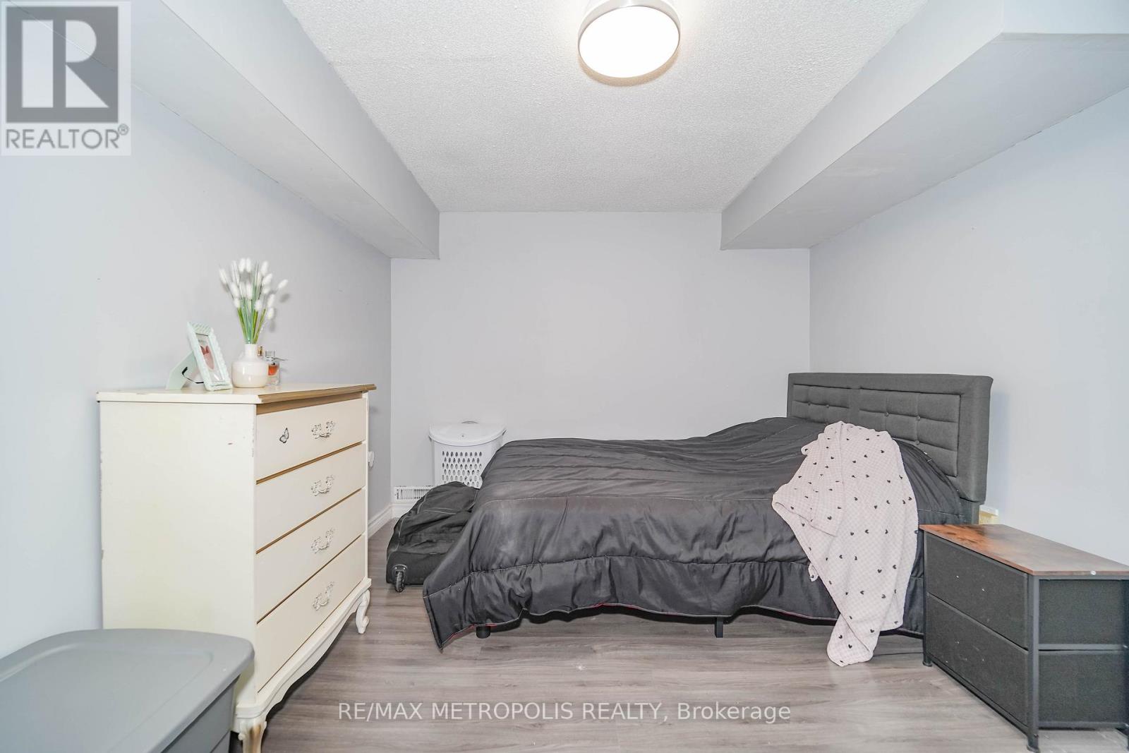 1319 Luna Court, Pickering, Ontario  L1W 3C3 - Photo 18 - E12711510