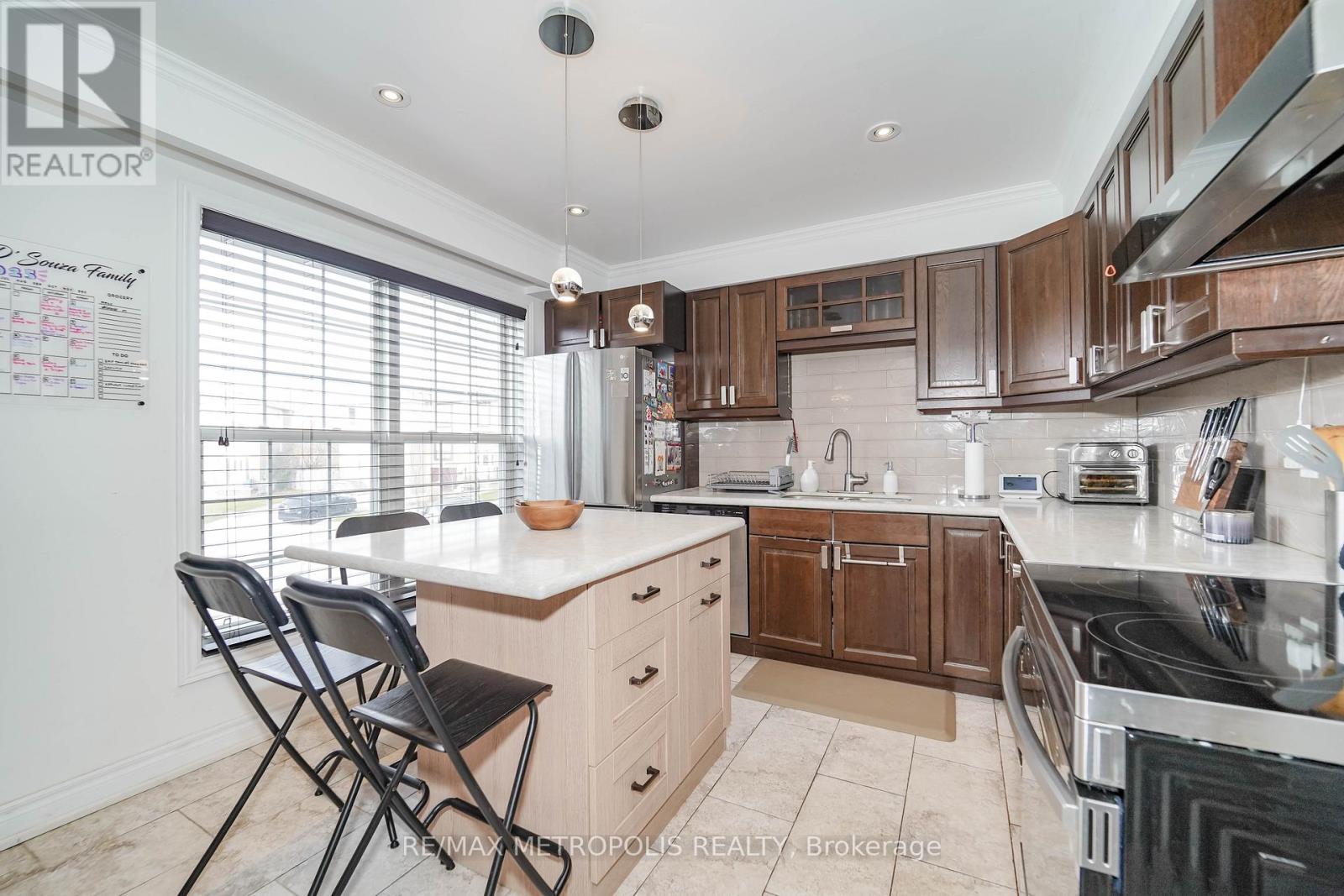 1319 Luna Court, Pickering, Ontario  L1W 3C3 - Photo 23 - E12711510